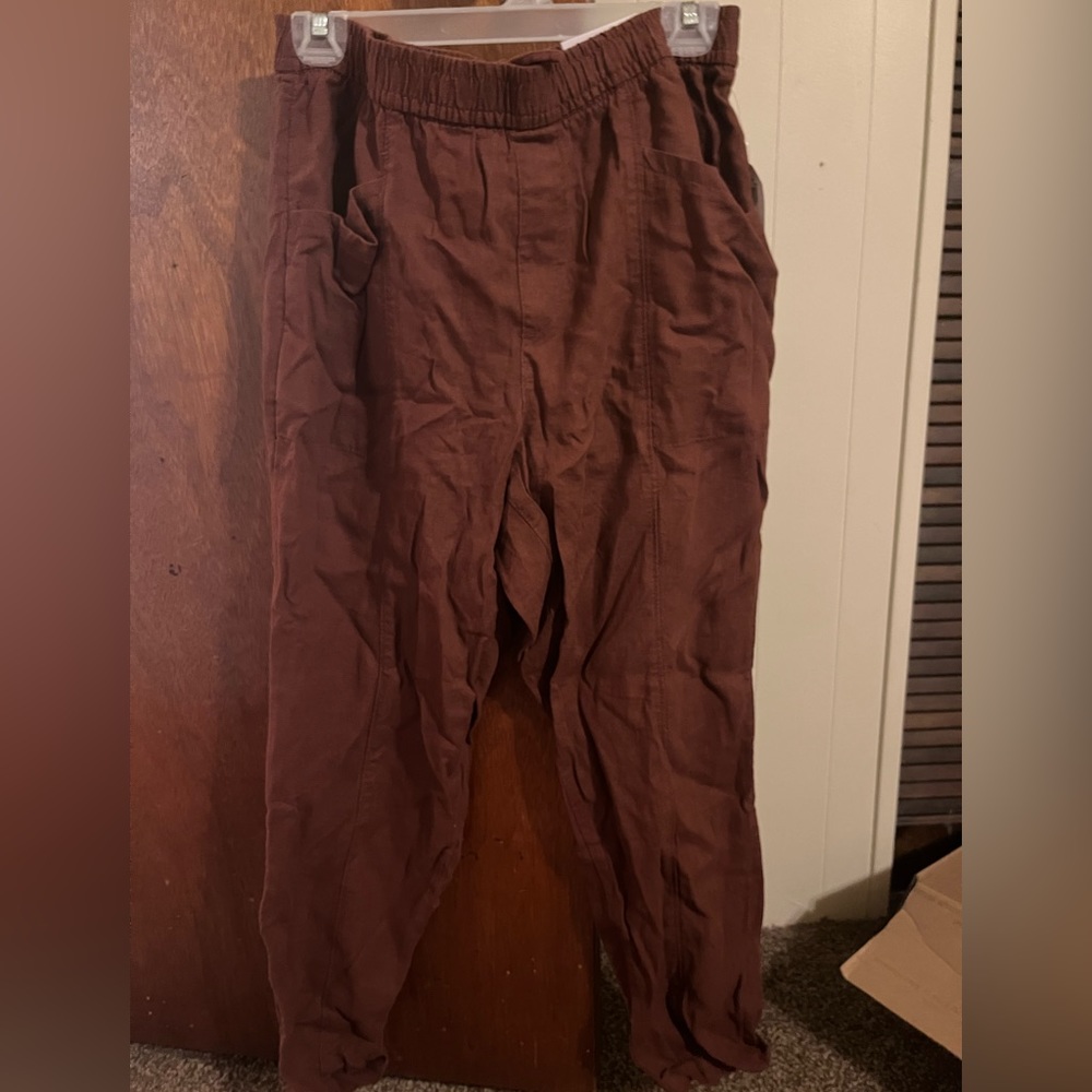 Old navy linen pants. Size M but fits size L too